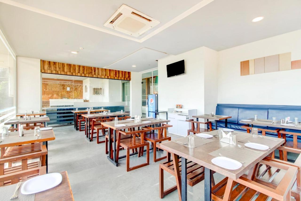 Capital O 77219 Hotel Dwarwata دهرواد المظهر الخارجي الصورة